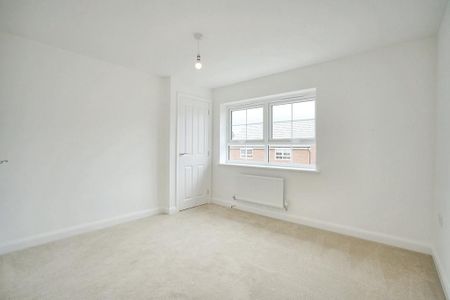 3 bedroom semi-detached house to rent - Photo 2