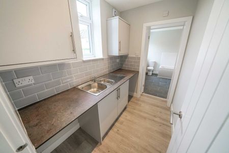 Queens Gardens, Chichester - Photo 3