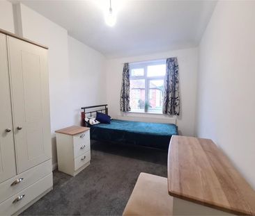 Room 4, 68 Garden Walk, Cambridge - Photo 5