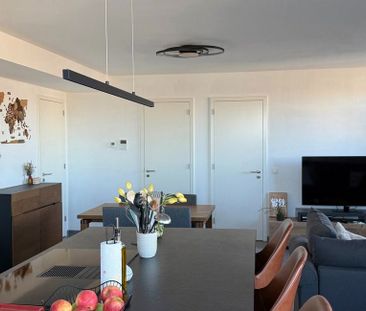 Appartement te huur in Antwerpen voor € 975 met 2 slaapkamers - Photo 2