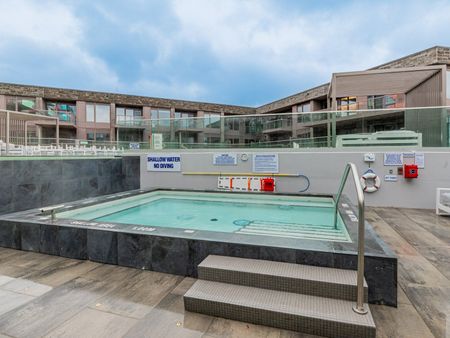 For Lease - 333 Sunseeker Avenue Unit# 236, Innisfil, Ontario - Photo 3