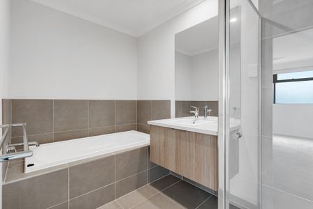 17 Butterfields Walk, Officer VIC 3809 - House For Rent | Domain - Photo 3