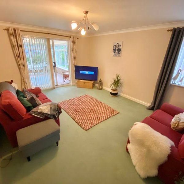 Green Lane, Cowes - Photo 1