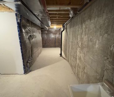 For Lease - 8 Prudhoe Terrace, Barrie, Ontario - Photo 5