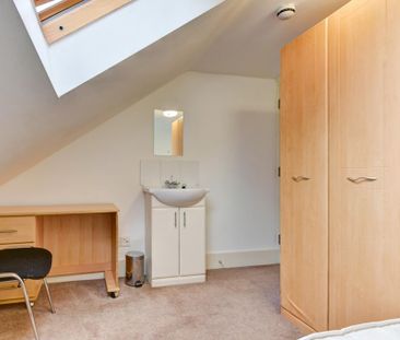 6 bedroom house to rent - Photo 3