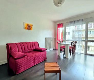 Location Appartement 4 pièces Meublé 73m² HEROUVILLE ST CLAIR 14200 - Photo 2