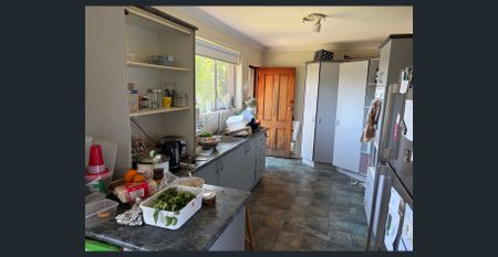 Spacious 3-Bedroom Brick Veneer Home - Photo 4