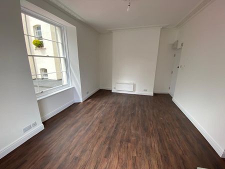 1 Bed Flat, Apsley Road, BS8 - Photo 2