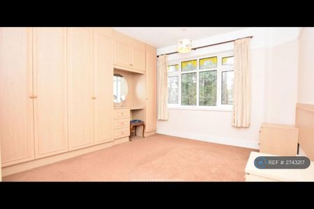 3 bedroom maisonette to rent - Photo 3