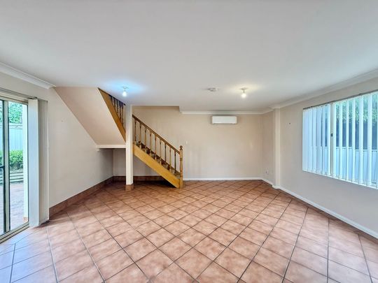 3/169 Brunker Road, Adamstown - Photo 1