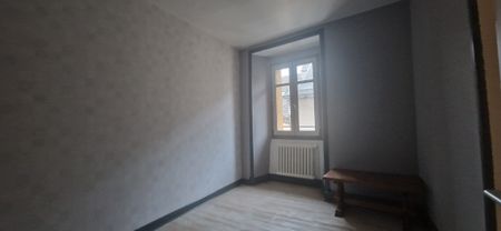 Location Appartement 4 pièces 79m² ST CHELY D APCHER 48200 - Photo 2