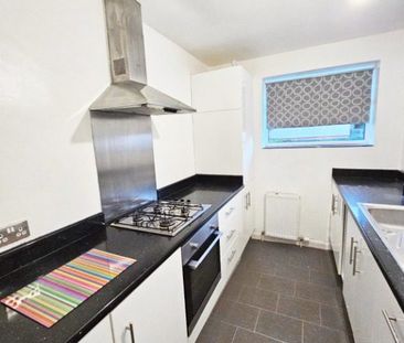 3 Bedroom Property in Riddrie Knowes - Photo 6