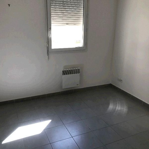 Appartement 3 pièces 65m2 MARSEILLE 8EME 1 098 euros - Photo 1