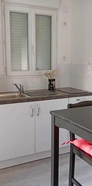 Location Appartement 1 pièce 18m² LA ROCHE SUR YON 85000 - Photo 1