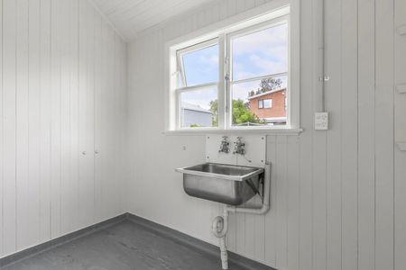 Property Management48 Premier Avenue, Point Chevalier - House for Rent - Photo 5