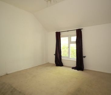 Knaphill, Woking - Photo 6