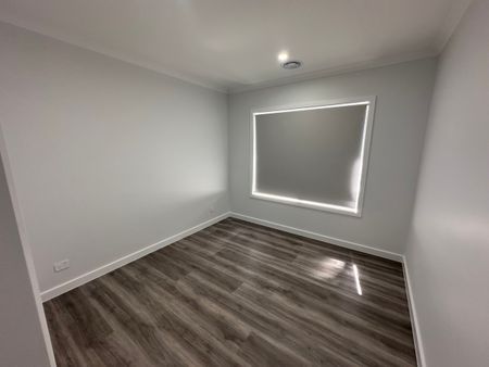 2 BEDROOM TOWNHOUSE! - Photo 3