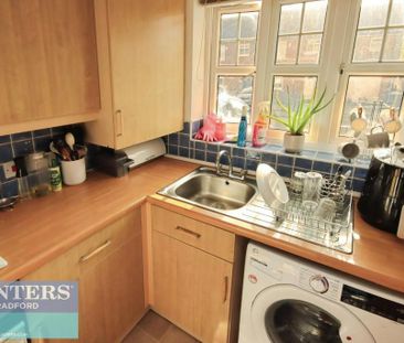 2 bedroom semi-detached house to rent - Photo 5