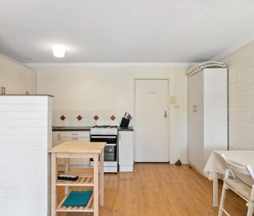 Fully Furnished Apartment - Photo 2