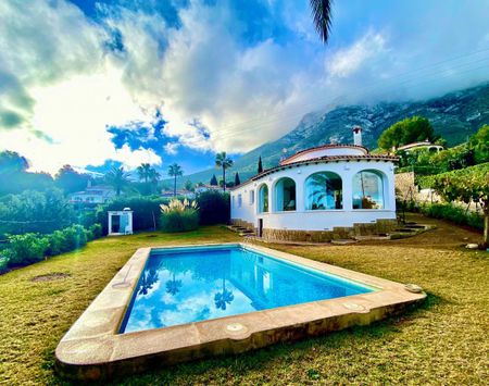 Villa for Rental in Denia - Photo 2