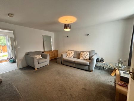 Cludd Avenue, Newark, Nottinghamshire, NG24 - Photo 2