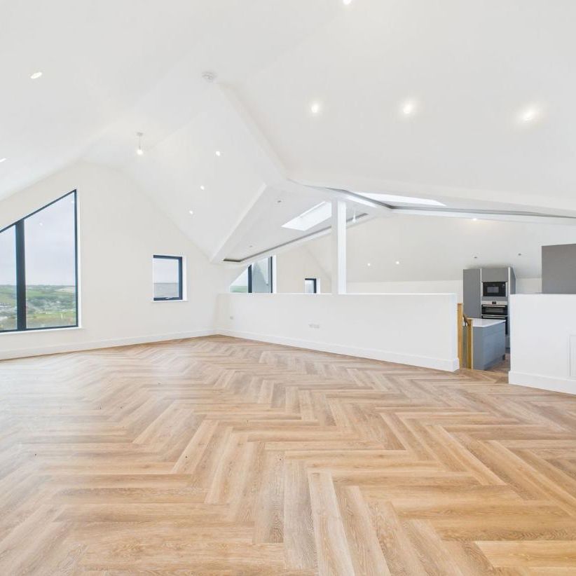 Perranporth, TR6 0gt - Photo 1