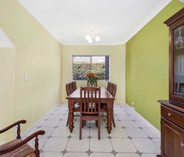 Large and well appointed. - Photo 2