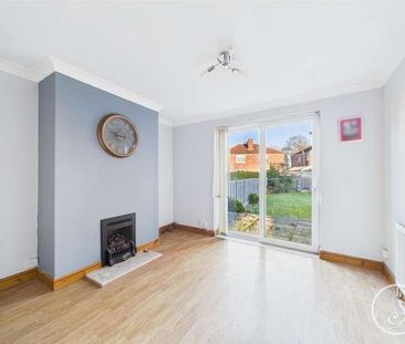 Hollyshaw Lane, Whitkirk, Leeds, LS15 - Photo 3