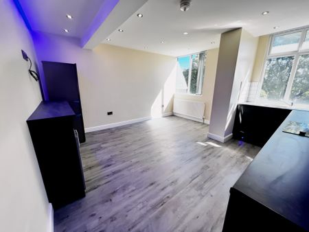 4 Bed 4 Bath - Photo 5