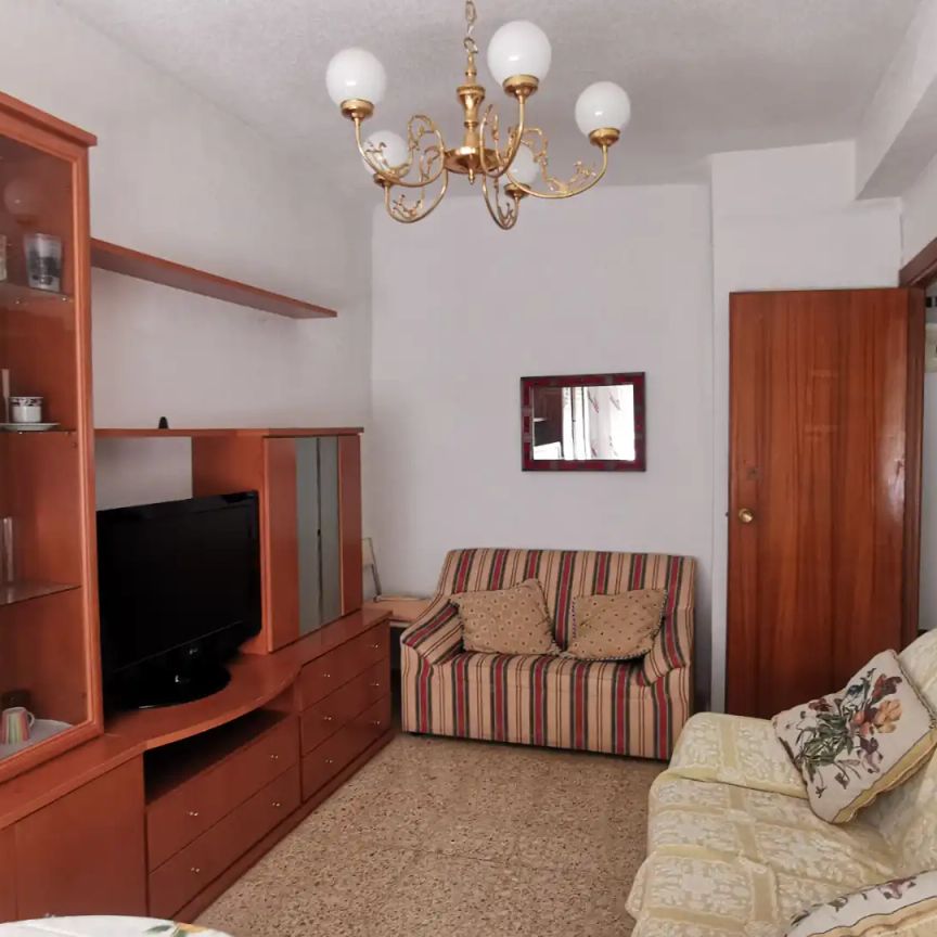 Piso de alquiler en Calle Villar y Macías, Sancti Spiritus - San Juan - Foto 1