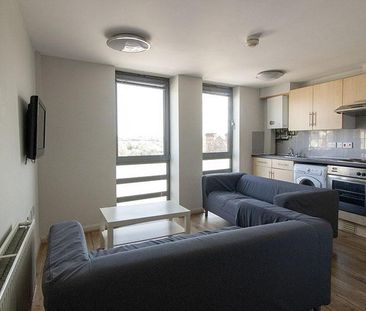 6 bedroom flat to rent - Photo 1