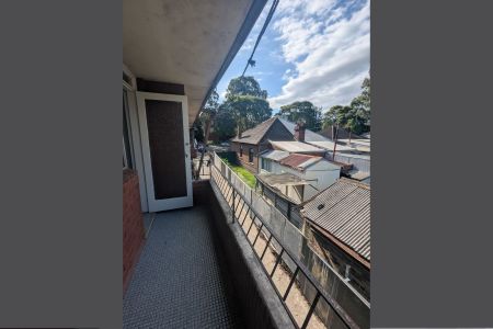 2 Bedroom Unit in Auburn - Photo 5
