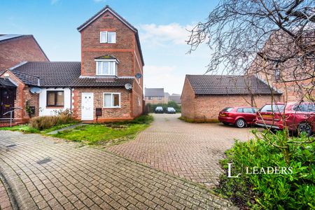 2 bedroom maisonette to rent Twitchen Lane, Furzton, Milton Keynes, Buckinghamshire, MK4 - Photo 4