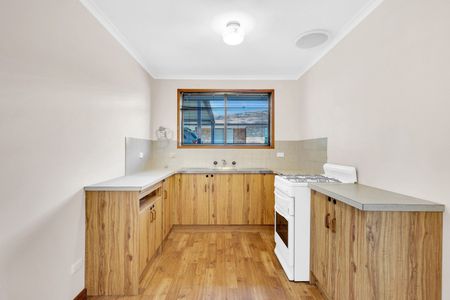 Spacious Well-Maintained Two Bedroom Unit - Photo 3
