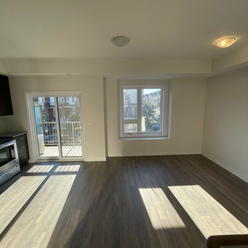 For Lease - 2635 William Jackson Drive Unit# 408, Pickering, Ontario - Photo 1