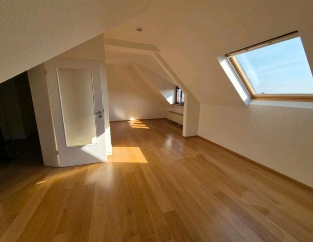 Seltene Altbauwohnung 63m2 mit Charme & Spitzboden in TOPlage - Photo 1