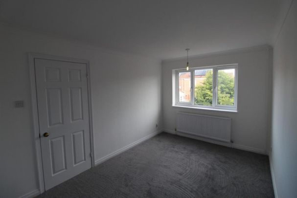 Summerfield Close, Brotherton, Knottingley - Photo 1