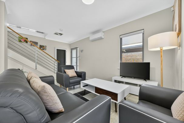 Fully Furnished Town House Close to the Beach! - Photo 1