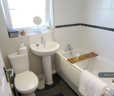 3 bedroom terraced house to rent - Photo 6