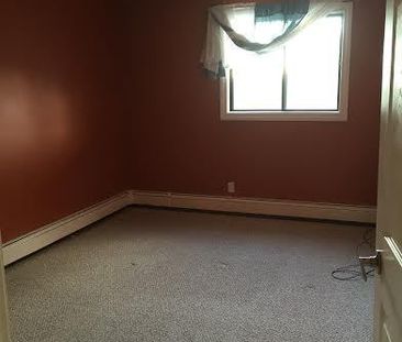 2 Bedroom Apartment In Lakeview - Photo 3