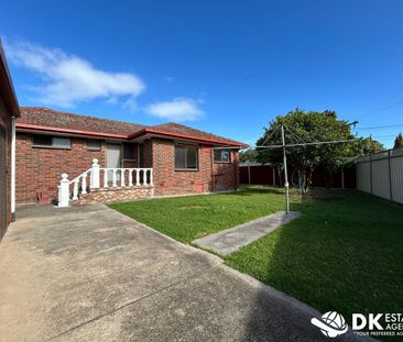 Family Home in Prime Sunshine West Location - Photo 3