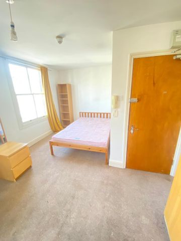 Studio to rent - Photo 5