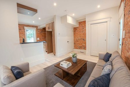 For Lease - 6 Almond Street, St. Catharines, Ontario - Photo 2