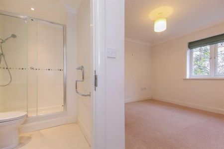 White Horse House, Wolage Drive, Wantage - Photo 2