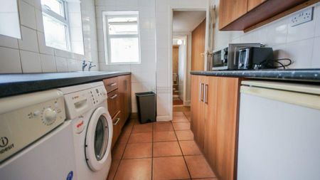 3 bedroom terraced house to rent - Photo 5