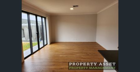 Three Bedroom Family Home With SOLAR - Photo 3