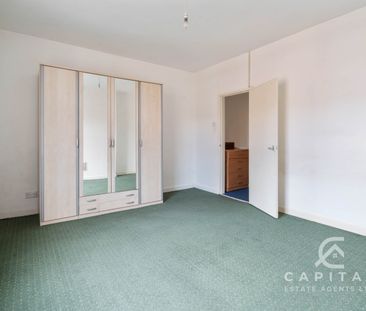 3 Bedroom in Highfield Area - Photo 2