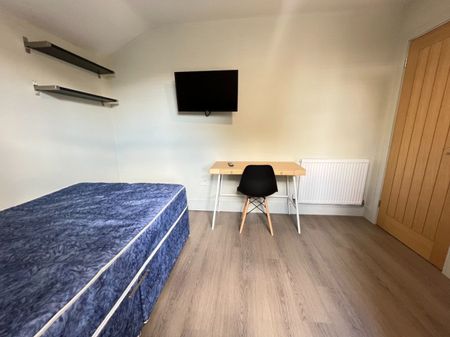 2 bed Apartment for Rent - Photo 4