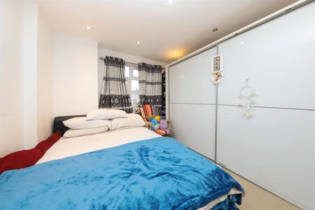 2 bedroom maisonette - Photo 3