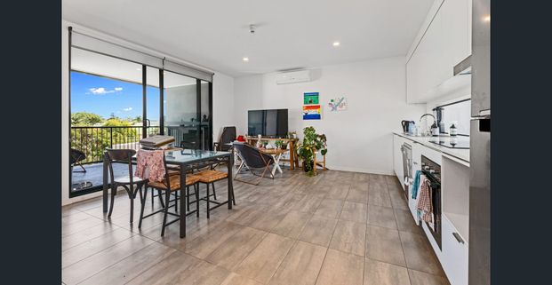 2 BEDROOM APARTMENT IN THE HEART OF YERONGA - Photo 1